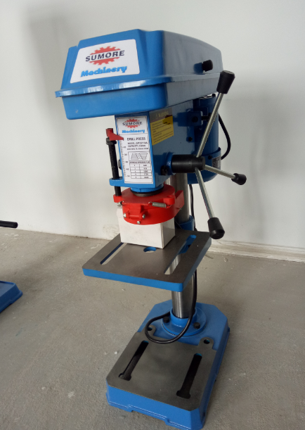 آلة حفر ثابتة زرقاء اللون بقطر - مراجعة Drill Press وسعره